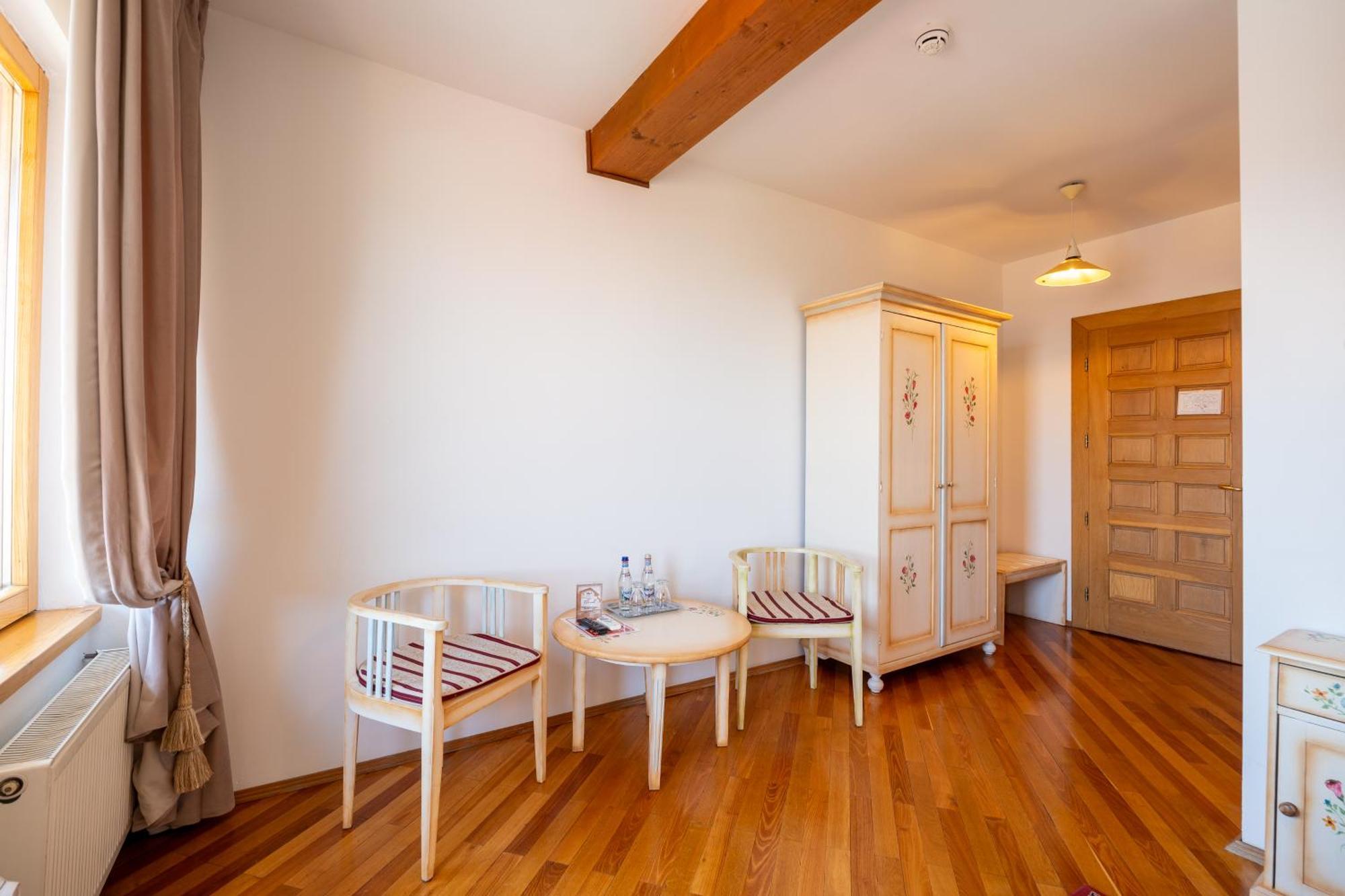 Casa Cranta 4* Brașov