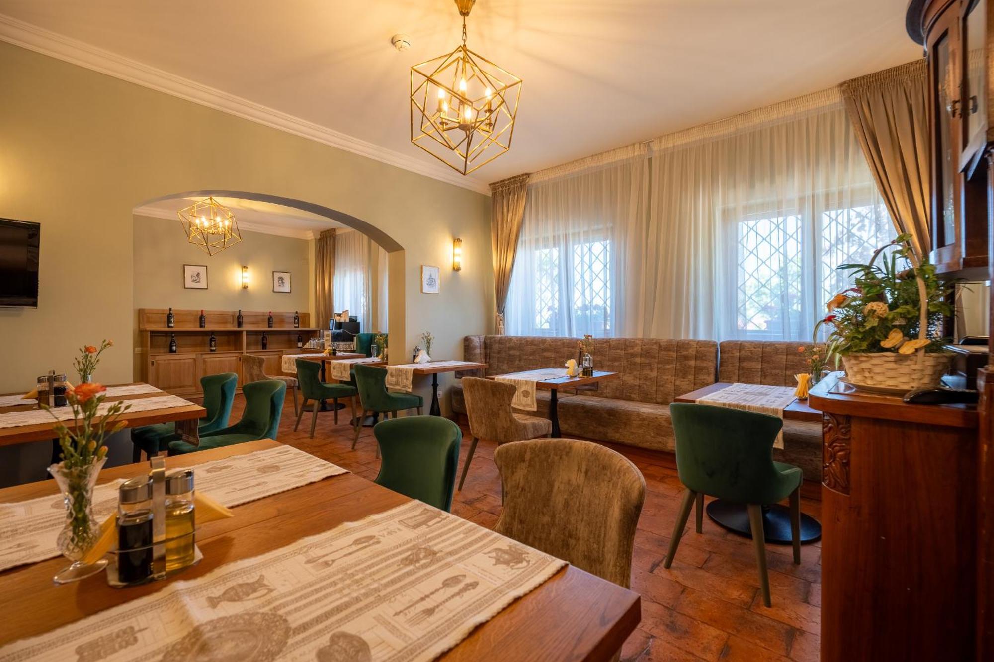 Casa Cranta Hotel 4*